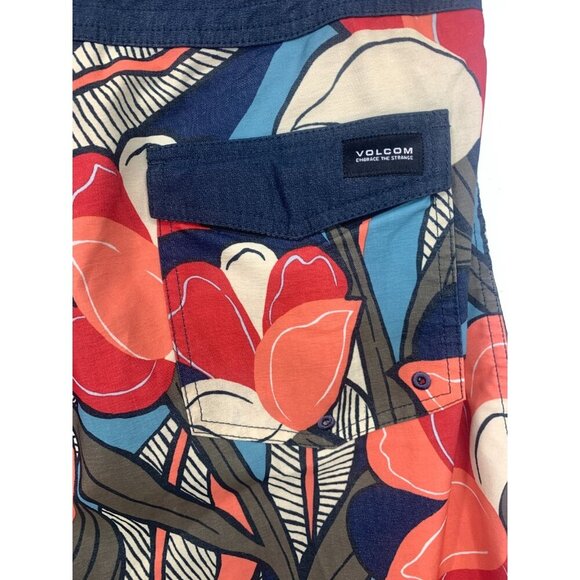Volcom Mens Red Blue Floral Board Swim Shorts Surf Size 31 Vacation Tropical EUC - Picture 7 of 8
